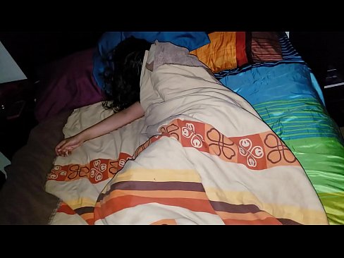 ❤️ Pinupunasan ng stepson ang kanyang batang madrasta habang natutulog ito. Homemade porn sa tl.port-amurasso.ru ️❤